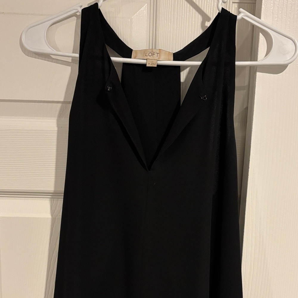 LOFT Black V-Neck Sleeveless Blouse